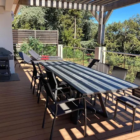 10 Beds - Pool Alata